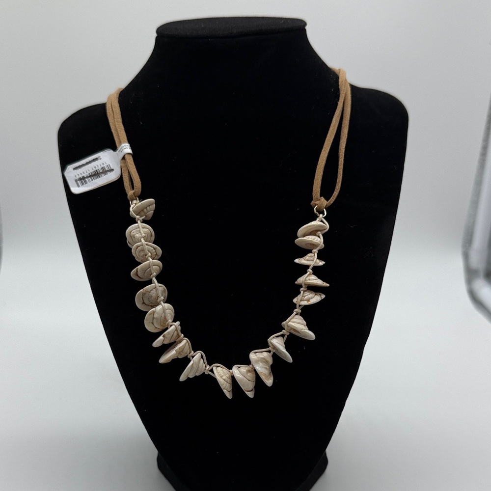 NWT Free People Maui Shell Necklace Bohemian Beach Natural Suede Cord